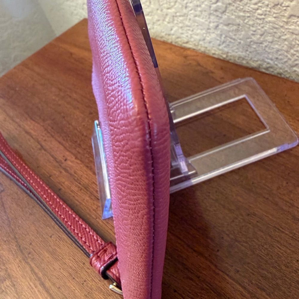 Coach Corner Zip Wristlet in Pink, NWOT - Picture 2 of 13